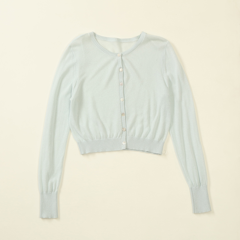 春秋のカーディガンコート：スタイリッシュな選択