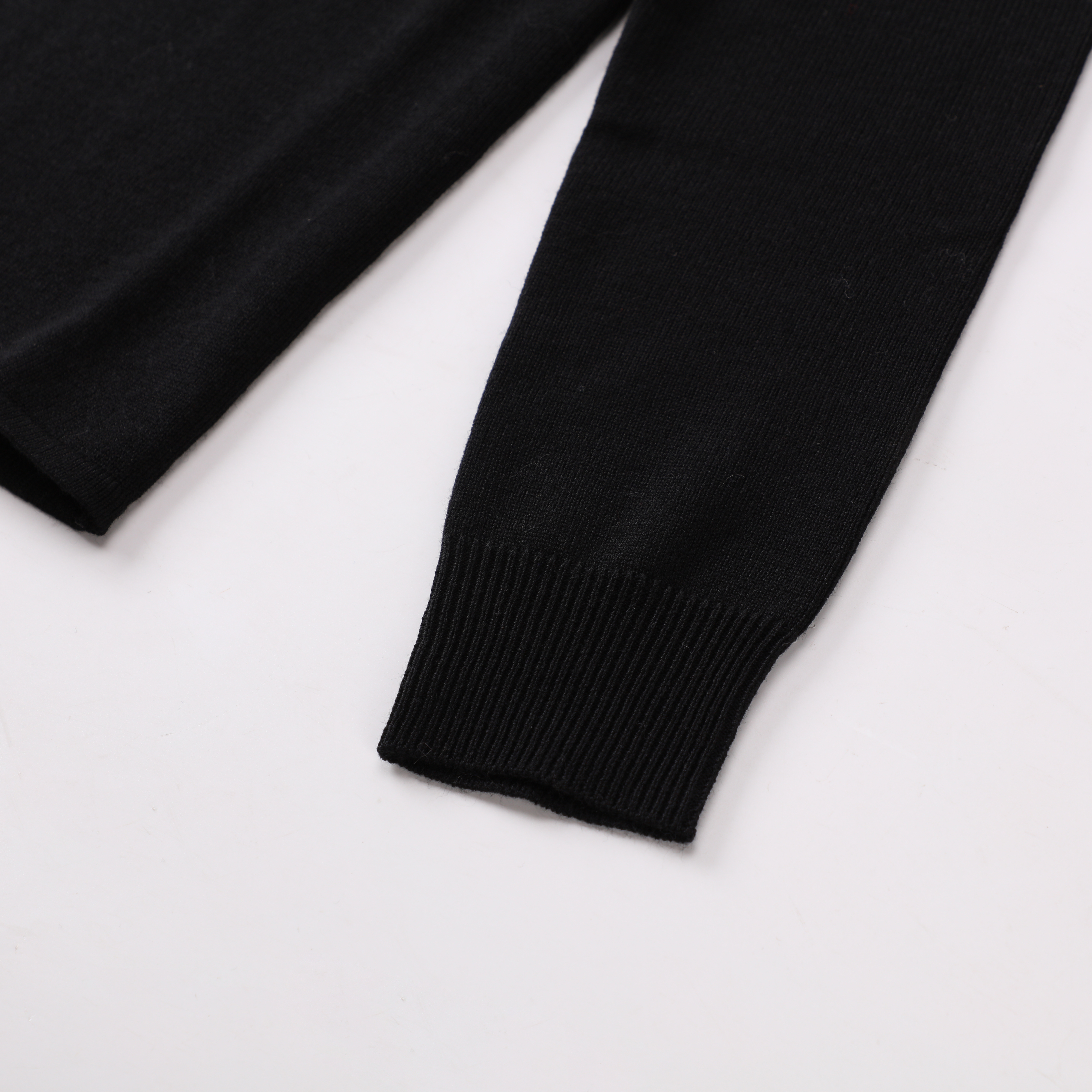 秋冬 OEM カスタム黒長袖 V ネックルーズ女性レディースプルオーバーニットセーター