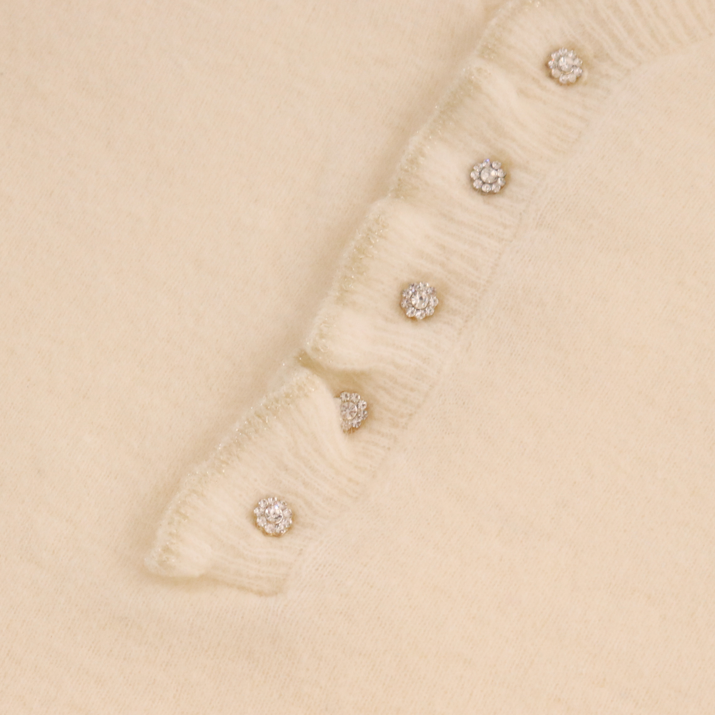 秋冬OEM工場カスタムロングスリーブボタンフリル女性プルオーバーニットセーター