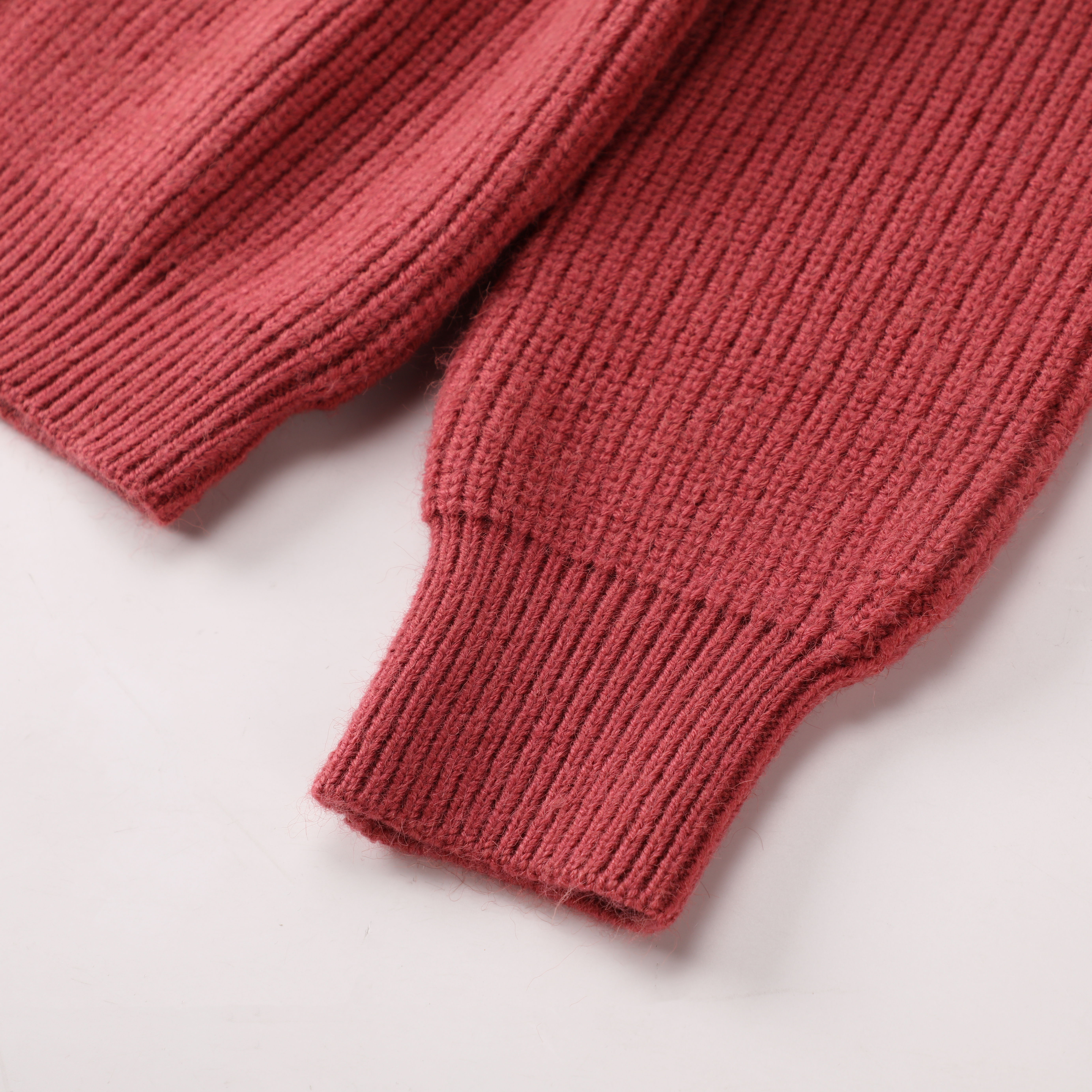 高品質冬 OEM カスタム赤長袖 V ネック女性トップニットセーターカーディガン女性のための