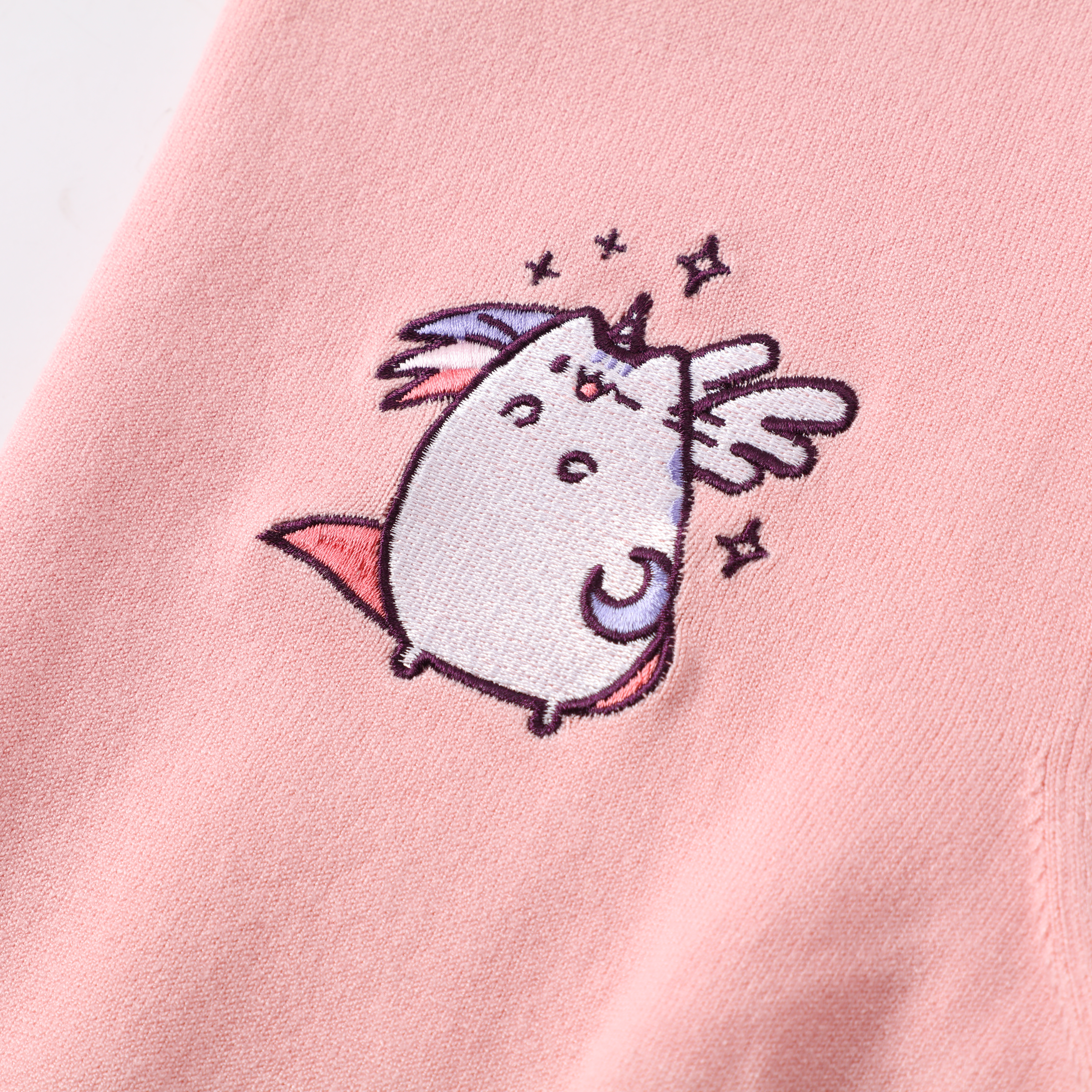 春秋 OEM カスタム ピンク半袖 O ネックプリント女性レディースプルオーバーニットセーター