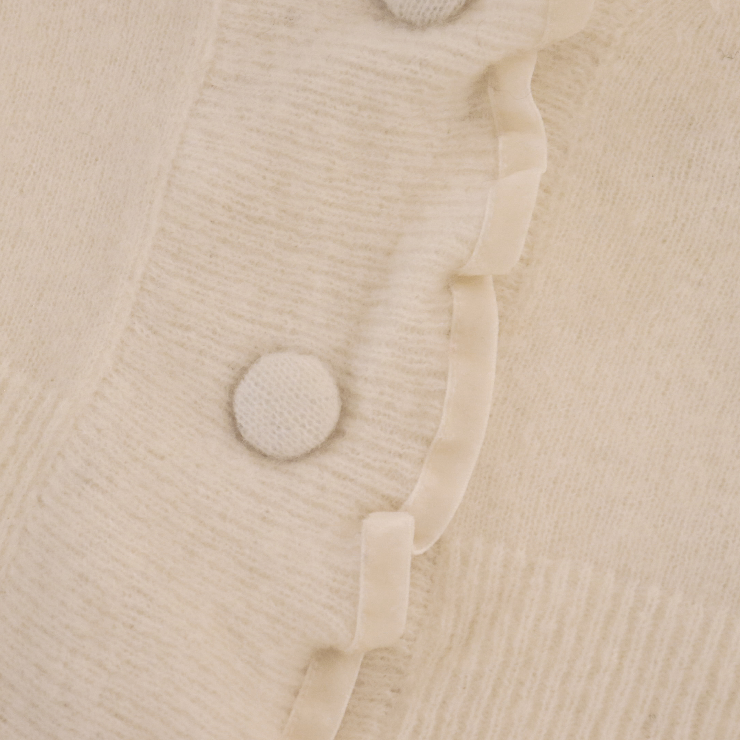 OEMの工場注文の白い葉の袖の女性レディース短いニットのセーターのカーディガン