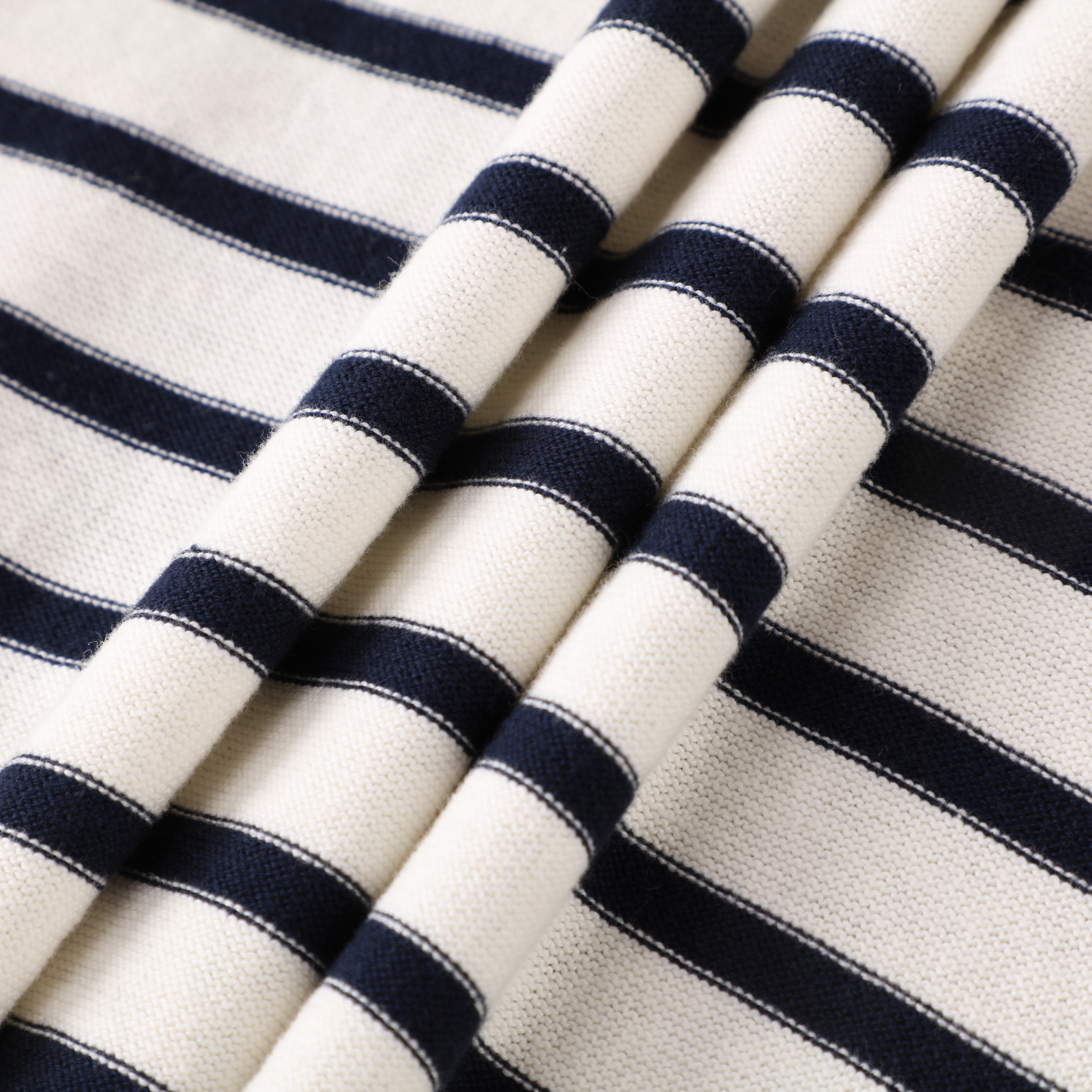 冬 OEM カスタムストライプ長袖 V ネックルーズ女性レディースプルオーバーニットセーター