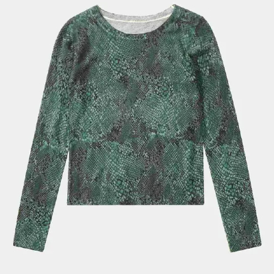 なぜニットセーターは女性にとって時代を超越したファッションの定番なのでしょうか?