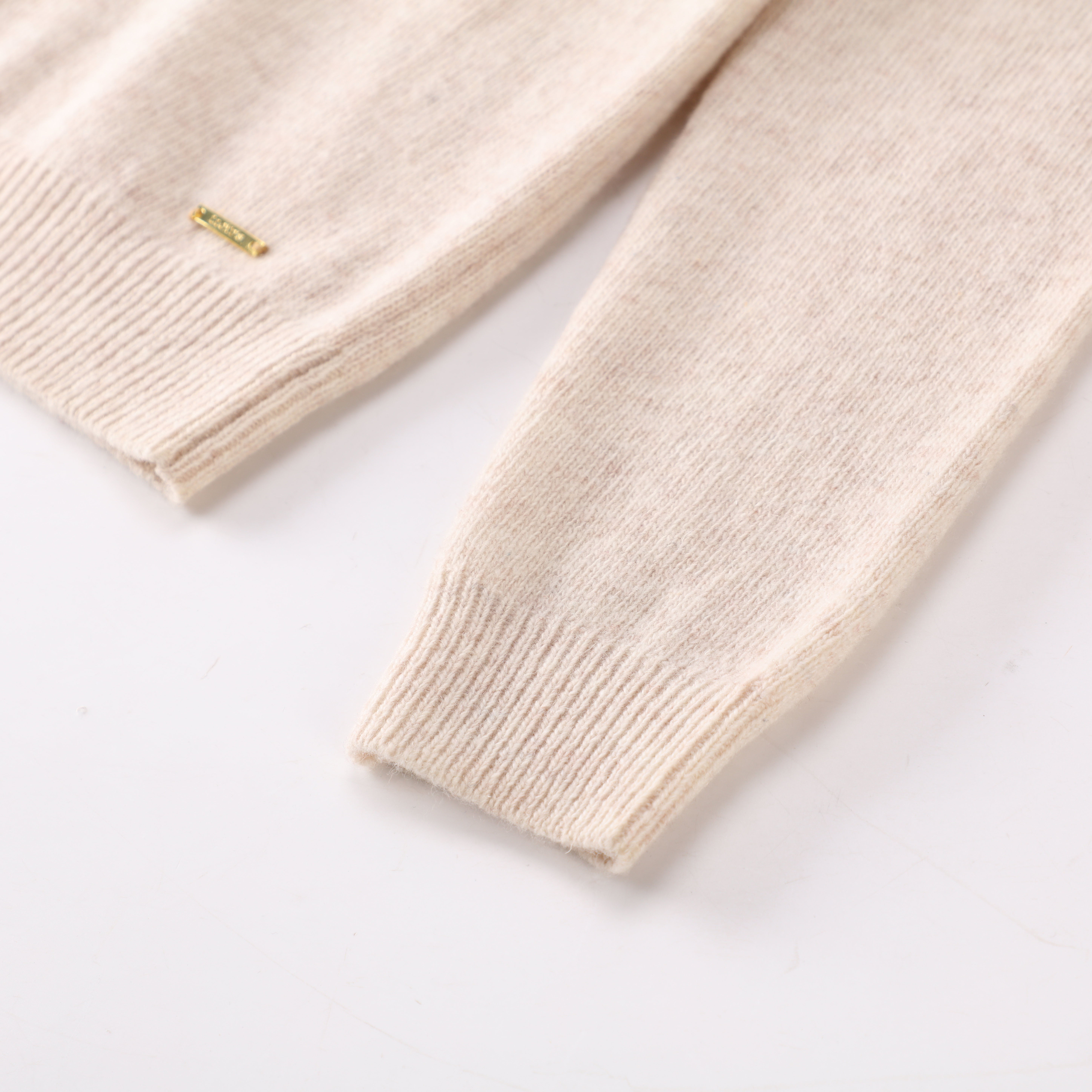 秋冬 OEM カスタム ホワイト プリント長袖ウール女性トップ ニット セーター カーディガン