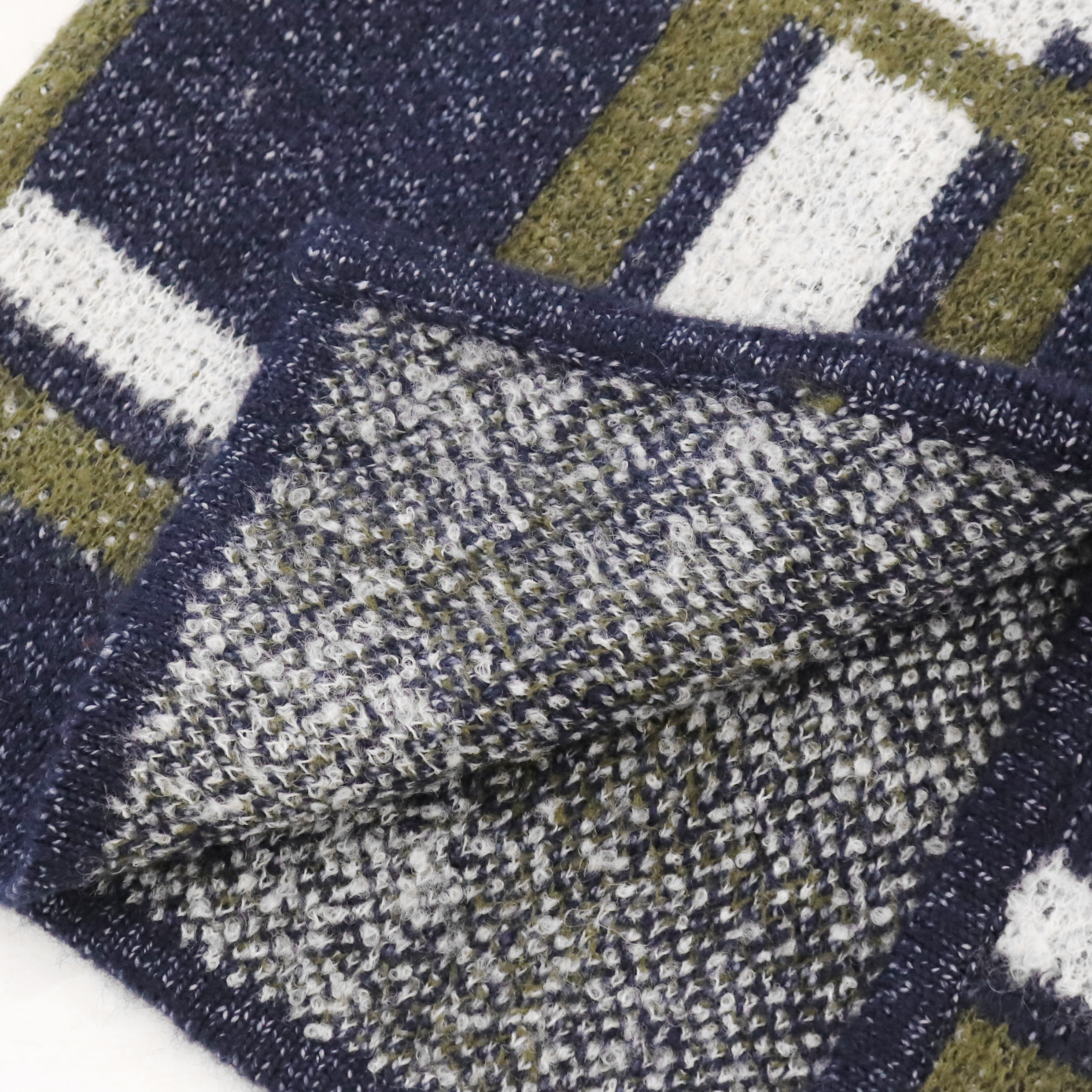 OEMの工場注文の格子縞の印刷物の長い袖の女性レディース ニットのセーターのコートのカーディガン