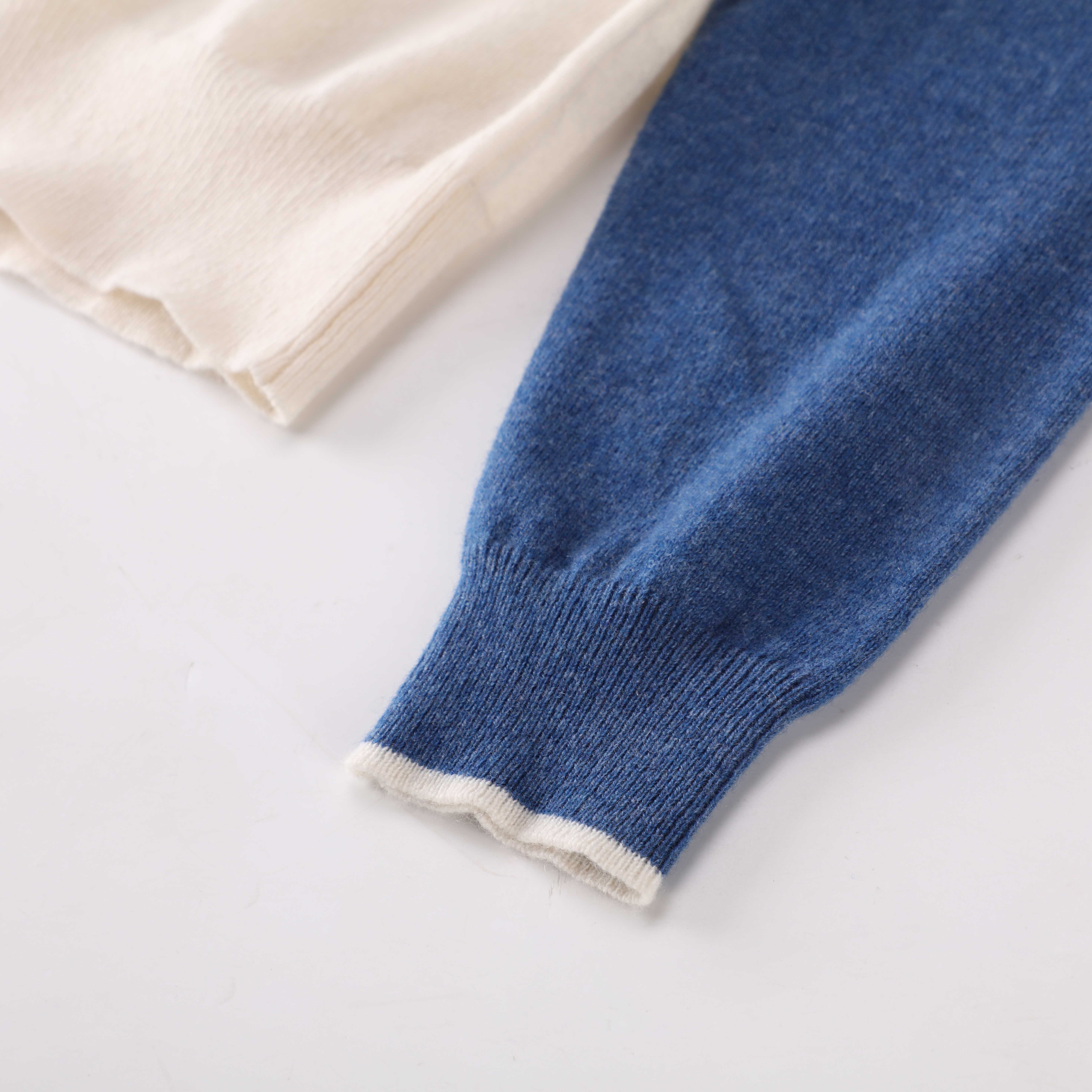 秋冬OEM工場カスタムカラーマッチングロングスリーブOネックレディースレディースプルオーバーニットセーター